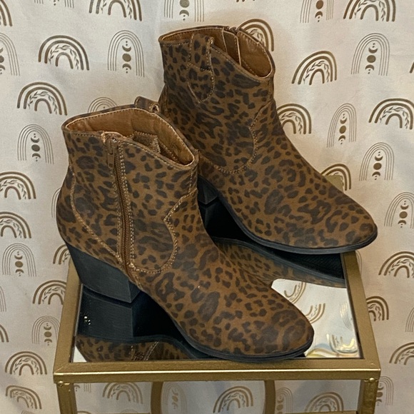True Craft Brown Leopard Print Ankle Boots - Picture 12 of 12
